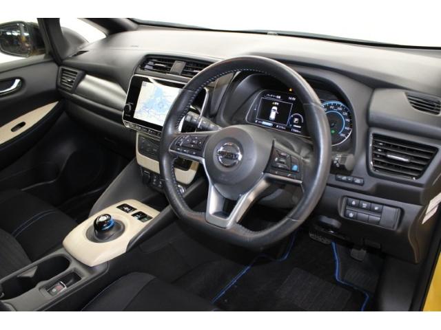 リーフ Ｘ　Ｖセレクション　禁煙車　ツートーンルーフ　純正ナビ　フルセグ　全周囲カメラ　プロパイロット　レーダークルーズ　シートヒーター　ＬＥＤヘッド　ｅ－ｐｅｄａｌ　純正１７インチＡＷ　クリアランスソナー　ＥＴＣ２．０（32枚目）