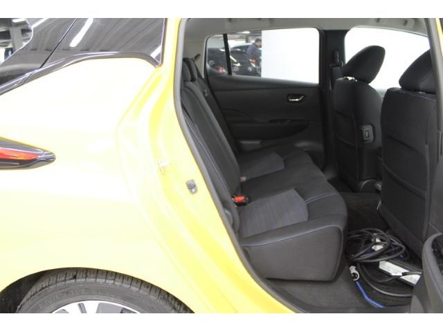 リーフ Ｘ　Ｖセレクション　禁煙車　ツートーンルーフ　純正ナビ　フルセグ　全周囲カメラ　プロパイロット　レーダークルーズ　シートヒーター　ＬＥＤヘッド　ｅ－ｐｅｄａｌ　純正１７インチＡＷ　クリアランスソナー　ＥＴＣ２．０（34枚目）