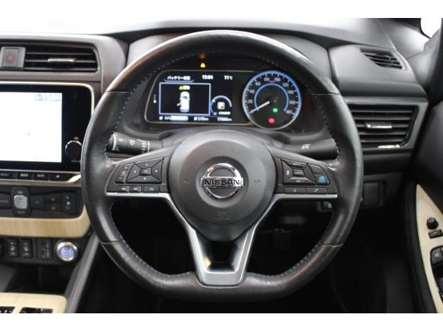 リーフ Ｘ　Ｖセレクション　禁煙車　ツートーンルーフ　純正ナビ　フルセグ　全周囲カメラ　プロパイロット　レーダークルーズ　シートヒーター　ＬＥＤヘッド　ｅ－ｐｅｄａｌ　純正１７インチＡＷ　クリアランスソナー　ＥＴＣ２．０（48枚目）