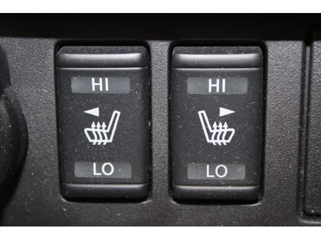 リーフ Ｘ　Ｖセレクション　禁煙車　ツートーンルーフ　純正ナビ　フルセグ　全周囲カメラ　プロパイロット　レーダークルーズ　シートヒーター　ＬＥＤヘッド　ｅ－ｐｅｄａｌ　純正１７インチＡＷ　クリアランスソナー　ＥＴＣ２．０（65枚目）