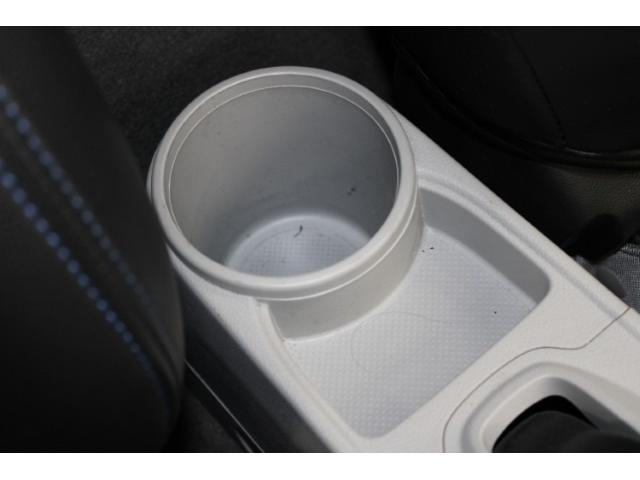 ＣＲ－Ｚ 日本カーオブザイヤー受賞記念車　禁煙車　無限フルエアロ　無限リアスポイラー　純正ナビ　バックカメラ　社外１７インチアルミホイール　６速ＡＴ　ビルトインＥＴＣ　ハーフレザー　ＨＩＤヘッドライト　フォグライト　カーオブザイヤー記念色（70枚目）