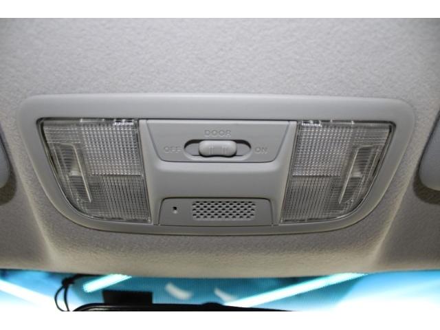 ＣＲ－Ｚ 日本カーオブザイヤー受賞記念車　禁煙車　無限フルエアロ　無限リアスポイラー　純正ナビ　バックカメラ　社外１７インチアルミホイール　６速ＡＴ　ビルトインＥＴＣ　ハーフレザー　ＨＩＤヘッドライト　フォグライト　カーオブザイヤー記念色（71枚目）