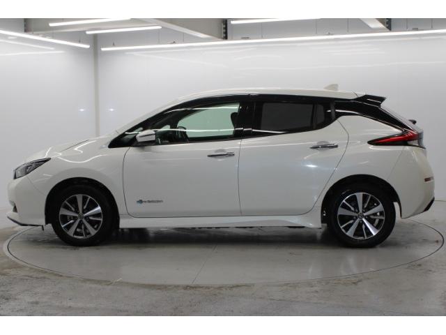 リーフ e+ X 禁煙車 純正9インチナビ フルセグ バックカメラ シートヒーター ビルドインETC2.0 LEDヘッドランプ オートクルーズ 純正16インチAW 衝突軽減システム Bluetooth接続 HDMI接続(9枚目)