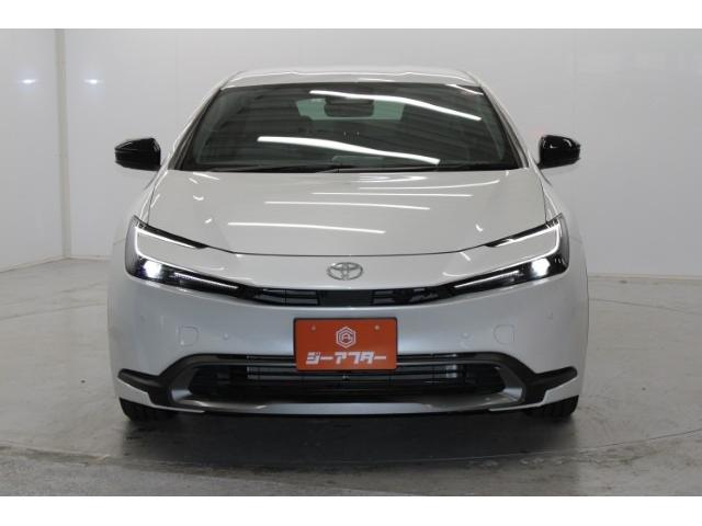 プリウス Ｕ　禁煙車　セーフティパッケージＩＩＩ　グラディエントブラック内装　全周囲カメラ　１００Ｖ電源　ステアリングヒーター　クリアランスソナー　ＢＳＭ　ＥＴＣ２．０　衝突軽減ブレーキ　オートマッチハイビーム（7枚目）