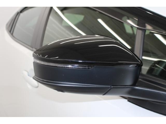 プリウス Ｕ　禁煙車　セーフティパッケージＩＩＩ　グラディエントブラック内装　全周囲カメラ　１００Ｖ電源　ステアリングヒーター　クリアランスソナー　ＢＳＭ　ＥＴＣ２．０　衝突軽減ブレーキ　オートマッチハイビーム（15枚目）