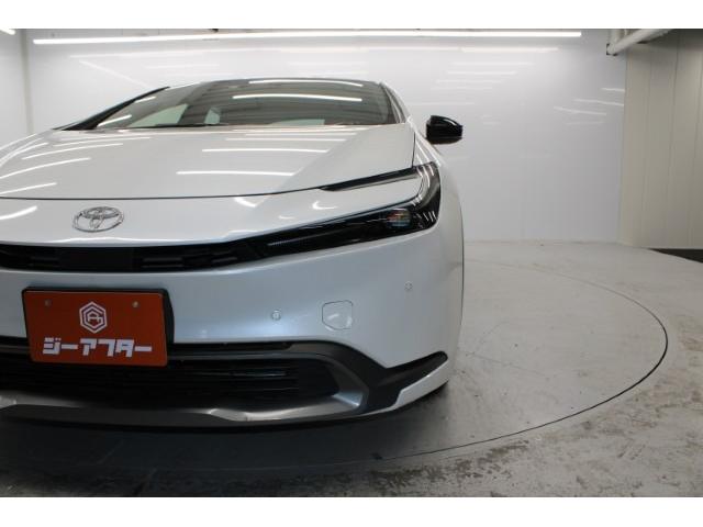 プリウス Ｕ　禁煙車　セーフティパッケージＩＩＩ　グラディエントブラック内装　全周囲カメラ　１００Ｖ電源　ステアリングヒーター　クリアランスソナー　ＢＳＭ　ＥＴＣ２．０　衝突軽減ブレーキ　オートマッチハイビーム（18枚目）