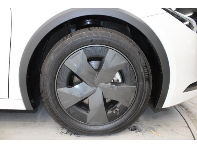 プリウス Ｕ　禁煙車　セーフティパッケージＩＩＩ　グラディエントブラック内装　全周囲カメラ　１００Ｖ電源　ステアリングヒーター　クリアランスソナー　ＢＳＭ　ＥＴＣ２．０　衝突軽減ブレーキ　オートマッチハイビーム（23枚目）