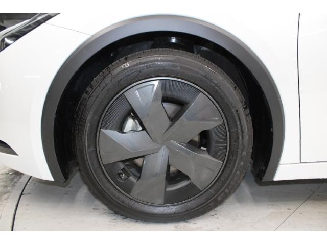 プリウス Ｕ　禁煙車　セーフティパッケージＩＩＩ　グラディエントブラック内装　全周囲カメラ　１００Ｖ電源　ステアリングヒーター　クリアランスソナー　ＢＳＭ　ＥＴＣ２．０　衝突軽減ブレーキ　オートマッチハイビーム（24枚目）