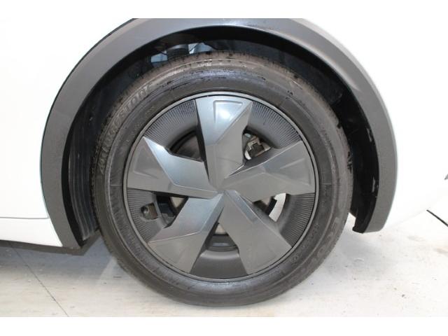 プリウス Ｕ　禁煙車　セーフティパッケージＩＩＩ　グラディエントブラック内装　全周囲カメラ　１００Ｖ電源　ステアリングヒーター　クリアランスソナー　ＢＳＭ　ＥＴＣ２．０　衝突軽減ブレーキ　オートマッチハイビーム（25枚目）