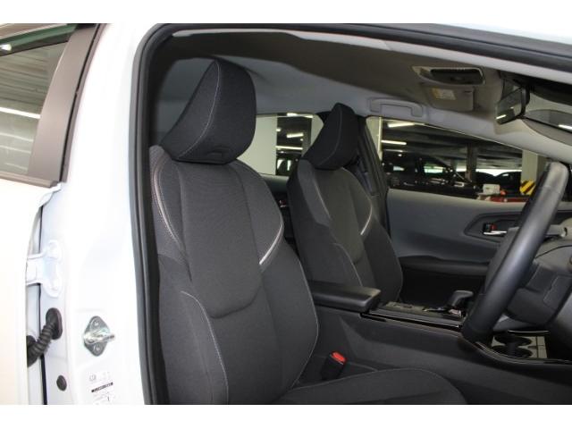 プリウス Ｕ　禁煙車　セーフティパッケージＩＩＩ　グラディエントブラック内装　全周囲カメラ　１００Ｖ電源　ステアリングヒーター　クリアランスソナー　ＢＳＭ　ＥＴＣ２．０　衝突軽減ブレーキ　オートマッチハイビーム（29枚目）