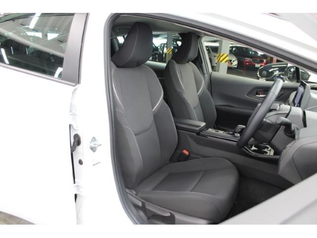 プリウス Ｕ　禁煙車　セーフティパッケージＩＩＩ　グラディエントブラック内装　全周囲カメラ　１００Ｖ電源　ステアリングヒーター　クリアランスソナー　ＢＳＭ　ＥＴＣ２．０　衝突軽減ブレーキ　オートマッチハイビーム（32枚目）