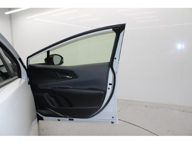 プリウス Ｕ　禁煙車　セーフティパッケージＩＩＩ　グラディエントブラック内装　全周囲カメラ　１００Ｖ電源　ステアリングヒーター　クリアランスソナー　ＢＳＭ　ＥＴＣ２．０　衝突軽減ブレーキ　オートマッチハイビーム（33枚目）