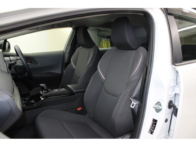 プリウス Ｕ　禁煙車　セーフティパッケージＩＩＩ　グラディエントブラック内装　全周囲カメラ　１００Ｖ電源　ステアリングヒーター　クリアランスソナー　ＢＳＭ　ＥＴＣ２．０　衝突軽減ブレーキ　オートマッチハイビーム（40枚目）