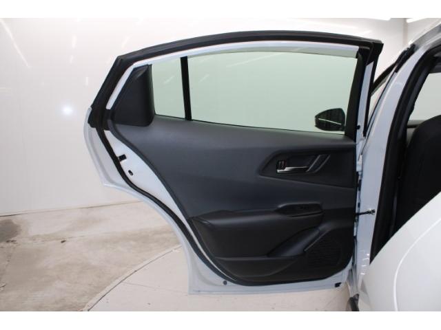 プリウス Ｕ　禁煙車　セーフティパッケージＩＩＩ　グラディエントブラック内装　全周囲カメラ　１００Ｖ電源　ステアリングヒーター　クリアランスソナー　ＢＳＭ　ＥＴＣ２．０　衝突軽減ブレーキ　オートマッチハイビーム（48枚目）