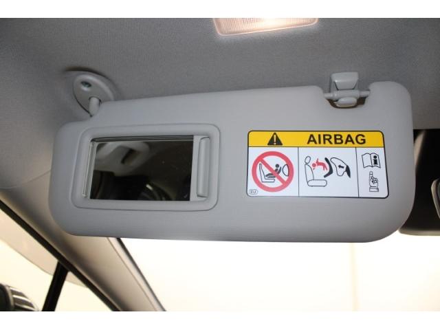 プリウス Ｕ　禁煙車　セーフティパッケージＩＩＩ　グラディエントブラック内装　全周囲カメラ　１００Ｖ電源　ステアリングヒーター　クリアランスソナー　ＢＳＭ　ＥＴＣ２．０　衝突軽減ブレーキ　オートマッチハイビーム（52枚目）