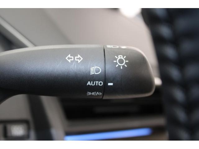 プリウス Ｕ　禁煙車　セーフティパッケージＩＩＩ　グラディエントブラック内装　全周囲カメラ　１００Ｖ電源　ステアリングヒーター　クリアランスソナー　ＢＳＭ　ＥＴＣ２．０　衝突軽減ブレーキ　オートマッチハイビーム（62枚目）