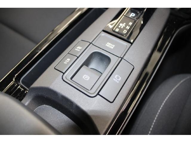 プリウス Ｕ　禁煙車　セーフティパッケージＩＩＩ　グラディエントブラック内装　全周囲カメラ　１００Ｖ電源　ステアリングヒーター　クリアランスソナー　ＢＳＭ　ＥＴＣ２．０　衝突軽減ブレーキ　オートマッチハイビーム（72枚目）