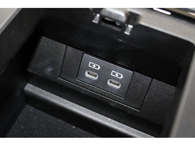 プリウス Ｕ　禁煙車　セーフティパッケージＩＩＩ　グラディエントブラック内装　全周囲カメラ　１００Ｖ電源　ステアリングヒーター　クリアランスソナー　ＢＳＭ　ＥＴＣ２．０　衝突軽減ブレーキ　オートマッチハイビーム（74枚目）