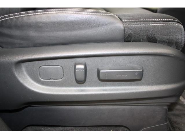 オデッセイ アブソルート・EXホンダセンシング 後期型 禁煙車 純正9インチナビ 11.6インチ後席モニター フルセグ 全周囲カメラ 純正18インチAW 両側電動スライドドア レーダークルーズ 衝突軽減 障害物センサー BSM LED(32枚目)