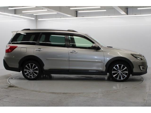 エクシーガクロスオーバー７ ２．５ｉアイサイト　禁煙車　カロッツェリアナビ　フルセグ　バックカメラ　アイサイトＶｅｒ２　レーダークルーズ　ハーフレザー　タン内装　シートヒーター　パワーシート　パドルシフト　ルーフレール　純正１７インチＡＷ　ＥＴＣ（9枚目）