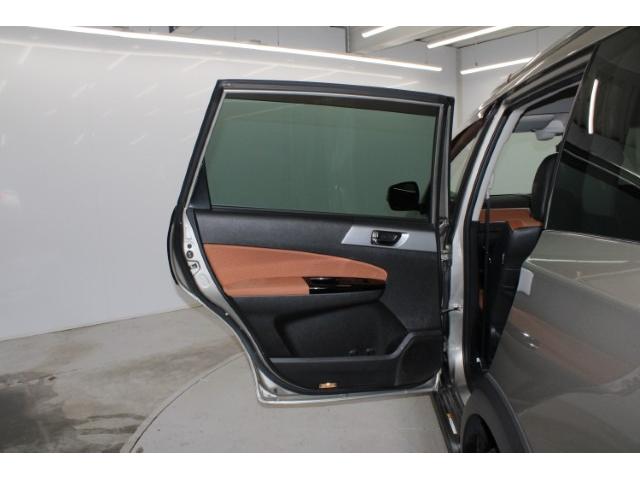 エクシーガクロスオーバー７ ２．５ｉアイサイト　禁煙車　カロッツェリアナビ　フルセグ　バックカメラ　アイサイトＶｅｒ２　レーダークルーズ　ハーフレザー　タン内装　シートヒーター　パワーシート　パドルシフト　ルーフレール　純正１７インチＡＷ　ＥＴＣ（53枚目）