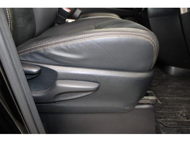 アルファード ２．５Ｓ　タイプゴールド　後期型　禁煙車　フルモデリスタ　三眼ＬＥＤヘッドライト　１３．３インチフリップダウンモニター　９インチ純正ディスプレイ　バックカメラ　アダプティブヘッドライト　両側電動ドア　レーダークルーズ（28枚目）