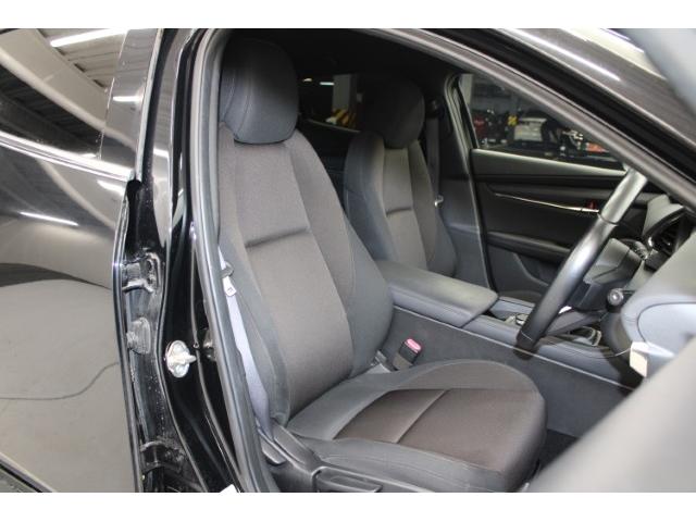 ＭＡＺＤＡ３ファストバック １５Ｓツーリング　禁煙車　６ＭＴ　純正ナビ　全周囲モニター　純正１８インチナビ　純正アルミホイール　アダプティブクル－ズコントロール　ＢＳＭ衝突軽減ブレーキ　フルセグ　ＬＥＤヘッドライト　レーンアシスト　パークアシスト（26枚目）