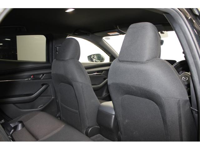 ＭＡＺＤＡ３ファストバック １５Ｓツーリング　禁煙車　６ＭＴ　純正ナビ　全周囲モニター　純正１８インチナビ　純正アルミホイール　アダプティブクル－ズコントロール　ＢＳＭ衝突軽減ブレーキ　フルセグ　ＬＥＤヘッドライト　レーンアシスト　パークアシスト（31枚目）