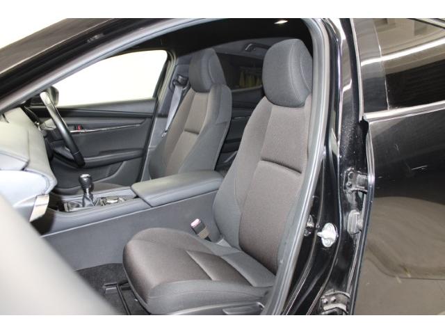 ＭＡＺＤＡ３ファストバック １５Ｓツーリング　禁煙車　６ＭＴ　純正ナビ　全周囲モニター　純正１８インチナビ　純正アルミホイール　アダプティブクル－ズコントロール　ＢＳＭ衝突軽減ブレーキ　フルセグ　ＬＥＤヘッドライト　レーンアシスト　パークアシスト（36枚目）