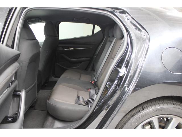 ＭＡＺＤＡ３ファストバック １５Ｓツーリング　禁煙車　６ＭＴ　純正ナビ　全周囲モニター　純正１８インチナビ　純正アルミホイール　アダプティブクル－ズコントロール　ＢＳＭ衝突軽減ブレーキ　フルセグ　ＬＥＤヘッドライト　レーンアシスト　パークアシスト（43枚目）