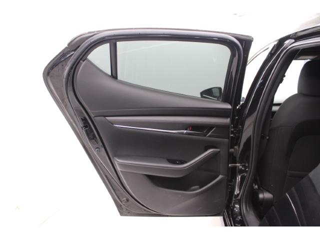 ＭＡＺＤＡ３ファストバック １５Ｓツーリング　禁煙車　６ＭＴ　純正ナビ　全周囲モニター　純正１８インチナビ　純正アルミホイール　アダプティブクル－ズコントロール　ＢＳＭ衝突軽減ブレーキ　フルセグ　ＬＥＤヘッドライト　レーンアシスト　パークアシスト（44枚目）