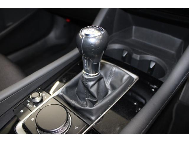 ＭＡＺＤＡ３ファストバック １５Ｓツーリング　禁煙車　６ＭＴ　純正ナビ　全周囲モニター　純正１８インチナビ　純正アルミホイール　アダプティブクル－ズコントロール　ＢＳＭ衝突軽減ブレーキ　フルセグ　ＬＥＤヘッドライト　レーンアシスト　パークアシスト（69枚目）