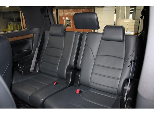 ヴェルファイアハイブリッド エグゼクティブラウンジ　禁煙車　純正１０インチナビ　ＪＢＬサウンド　全周囲カメラ　革シート　両側電動ドア　レーダークルーズ　シートヒーター　後席モニター　応急用スペアタイヤ　オットマン　電動リアゲート　パワーシート（50枚目）