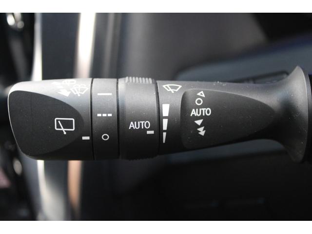 ヴェルファイアハイブリッド エグゼクティブラウンジ　禁煙車　純正１０インチナビ　ＪＢＬサウンド　全周囲カメラ　革シート　両側電動ドア　レーダークルーズ　シートヒーター　後席モニター　応急用スペアタイヤ　オットマン　電動リアゲート　パワーシート（66枚目）