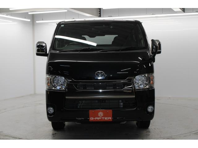 ハイエースバン スーパーＧＬ　ダークプライムＩＩ　禁煙車　純正ナビ　全周囲カメラ　フルセグ　ＬＥＤヘッドランプ　両側スライド　セーフティセンス　ＥＴＣ　リヤクーラー　リヤヒーター　スマートキー　ＡＣ１００Ｖ　ハーフレザー　本革巻き黒木目調ステアリング（3枚目）