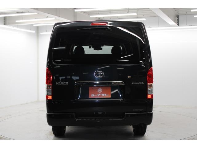 ハイエースバン スーパーＧＬ　ダークプライムＩＩ　禁煙車　純正ナビ　全周囲カメラ　フルセグ　ＬＥＤヘッドランプ　両側スライド　セーフティセンス　ＥＴＣ　リヤクーラー　リヤヒーター　スマートキー　ＡＣ１００Ｖ　ハーフレザー　本革巻き黒木目調ステアリング（7枚目）