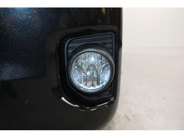 ハイエースバン スーパーＧＬ　ダークプライムＩＩ　禁煙車　純正ナビ　全周囲カメラ　フルセグ　ＬＥＤヘッドランプ　両側スライド　セーフティセンス　ＥＴＣ　リヤクーラー　リヤヒーター　スマートキー　ＡＣ１００Ｖ　ハーフレザー　本革巻き黒木目調ステアリング（17枚目）