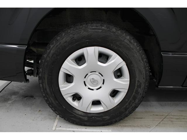 ハイエースバン スーパーＧＬ　ダークプライムＩＩ　禁煙車　純正ナビ　全周囲カメラ　フルセグ　ＬＥＤヘッドランプ　両側スライド　セーフティセンス　ＥＴＣ　リヤクーラー　リヤヒーター　スマートキー　ＡＣ１００Ｖ　ハーフレザー　本革巻き黒木目調ステアリング（24枚目）