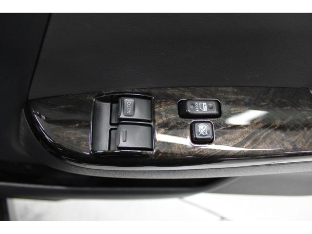 ハイエースバン スーパーＧＬ　ダークプライムＩＩ　禁煙車　純正ナビ　全周囲カメラ　フルセグ　ＬＥＤヘッドランプ　両側スライド　セーフティセンス　ＥＴＣ　リヤクーラー　リヤヒーター　スマートキー　ＡＣ１００Ｖ　ハーフレザー　本革巻き黒木目調ステアリング（33枚目）