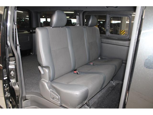 ハイエースバン スーパーＧＬ　ダークプライムＩＩ　禁煙車　純正ナビ　全周囲カメラ　フルセグ　ＬＥＤヘッドランプ　両側スライド　セーフティセンス　ＥＴＣ　リヤクーラー　リヤヒーター　スマートキー　ＡＣ１００Ｖ　ハーフレザー　本革巻き黒木目調ステアリング（36枚目）