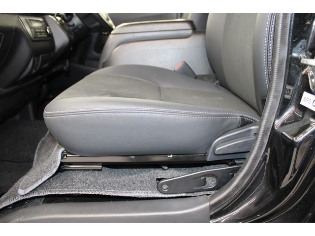 ハイエースバン スーパーＧＬ　ダークプライムＩＩ　禁煙車　純正ナビ　全周囲カメラ　フルセグ　ＬＥＤヘッドランプ　両側スライド　セーフティセンス　ＥＴＣ　リヤクーラー　リヤヒーター　スマートキー　ＡＣ１００Ｖ　ハーフレザー　本革巻き黒木目調ステアリング（43枚目）