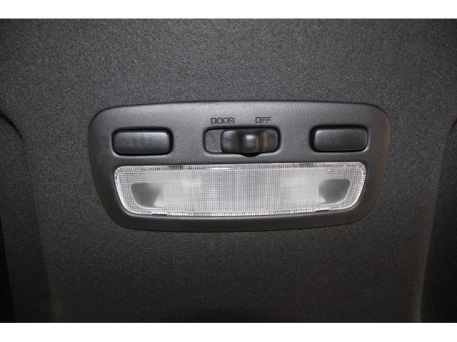 ハイエースバン スーパーＧＬ　ダークプライムＩＩ　禁煙車　純正ナビ　全周囲カメラ　フルセグ　ＬＥＤヘッドランプ　両側スライド　セーフティセンス　ＥＴＣ　リヤクーラー　リヤヒーター　スマートキー　ＡＣ１００Ｖ　ハーフレザー　本革巻き黒木目調ステアリング（49枚目）