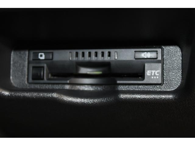 ハイエースバン スーパーＧＬ　ダークプライムＩＩ　禁煙車　純正ナビ　全周囲カメラ　フルセグ　ＬＥＤヘッドランプ　両側スライド　セーフティセンス　ＥＴＣ　リヤクーラー　リヤヒーター　スマートキー　ＡＣ１００Ｖ　ハーフレザー　本革巻き黒木目調ステアリング（55枚目）