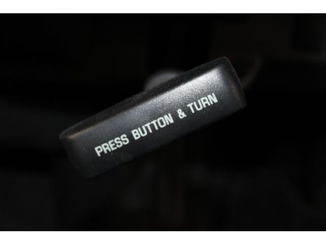 ハイエースバン スーパーＧＬ　ダークプライムＩＩ　禁煙車　純正ナビ　全周囲カメラ　フルセグ　ＬＥＤヘッドランプ　両側スライド　セーフティセンス　ＥＴＣ　リヤクーラー　リヤヒーター　スマートキー　ＡＣ１００Ｖ　ハーフレザー　本革巻き黒木目調ステアリング（59枚目）