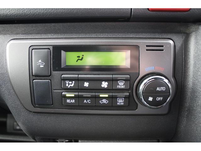 ハイエースバン スーパーＧＬ　ダークプライムＩＩ　禁煙車　純正ナビ　全周囲カメラ　フルセグ　ＬＥＤヘッドランプ　両側スライド　セーフティセンス　ＥＴＣ　リヤクーラー　リヤヒーター　スマートキー　ＡＣ１００Ｖ　ハーフレザー　本革巻き黒木目調ステアリング（64枚目）