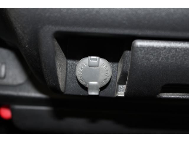 ハイエースバン スーパーＧＬ　ダークプライムＩＩ　禁煙車　純正ナビ　全周囲カメラ　フルセグ　ＬＥＤヘッドランプ　両側スライド　セーフティセンス　ＥＴＣ　リヤクーラー　リヤヒーター　スマートキー　ＡＣ１００Ｖ　ハーフレザー　本革巻き黒木目調ステアリング（67枚目）