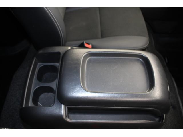 ハイエースバン スーパーＧＬ　ダークプライムＩＩ　禁煙車　純正ナビ　全周囲カメラ　フルセグ　ＬＥＤヘッドランプ　両側スライド　セーフティセンス　ＥＴＣ　リヤクーラー　リヤヒーター　スマートキー　ＡＣ１００Ｖ　ハーフレザー　本革巻き黒木目調ステアリング（68枚目）