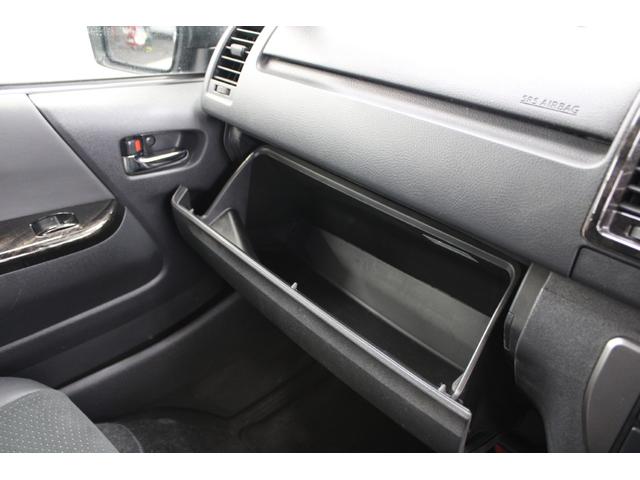 ハイエースバン スーパーＧＬ　ダークプライムＩＩ　禁煙車　純正ナビ　全周囲カメラ　フルセグ　ＬＥＤヘッドランプ　両側スライド　セーフティセンス　ＥＴＣ　リヤクーラー　リヤヒーター　スマートキー　ＡＣ１００Ｖ　ハーフレザー　本革巻き黒木目調ステアリング（70枚目）