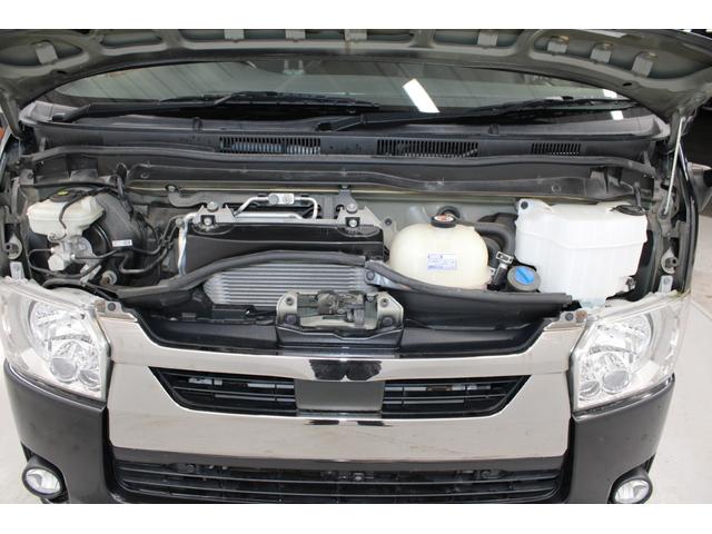 ハイエースバン スーパーＧＬ　ダークプライムＩＩ　禁煙車　純正ナビ　全周囲カメラ　フルセグ　ＬＥＤヘッドランプ　両側スライド　セーフティセンス　ＥＴＣ　リヤクーラー　リヤヒーター　スマートキー　ＡＣ１００Ｖ　ハーフレザー　本革巻き黒木目調ステアリング（72枚目）