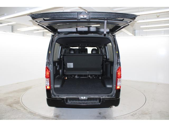 ハイエースバン スーパーＧＬ　ダークプライムＩＩ　禁煙車　純正ナビ　全周囲カメラ　フルセグ　ＬＥＤヘッドランプ　両側スライド　セーフティセンス　ＥＴＣ　リヤクーラー　リヤヒーター　スマートキー　ＡＣ１００Ｖ　ハーフレザー　本革巻き黒木目調ステアリング（74枚目）